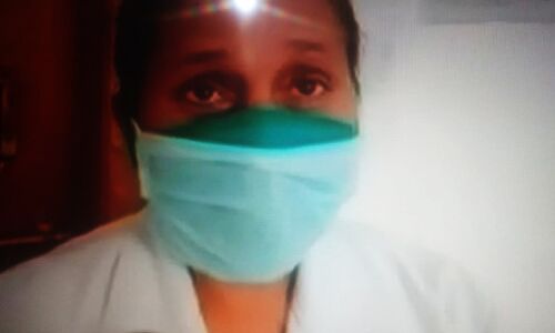 कोरोना मरीजों की इलाज कर घर पहुंची नर्स को पति ने कहा, जिसके साथ रही 2 महीने अब करो उसी के साथ जीवन व्यतीत