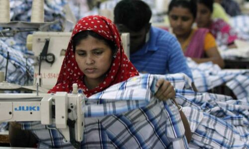 कोरोनावायरस से बांग्लादेश का गारमेंट व्यापार तबाह, लाखों महिला कामगार हुईं बेरोज़गार कोरोनावायरस से बांग्लादेश का गारमेंट व्यापार तबाह, लाखों महिला कामगार हुईं बेरोज़गार