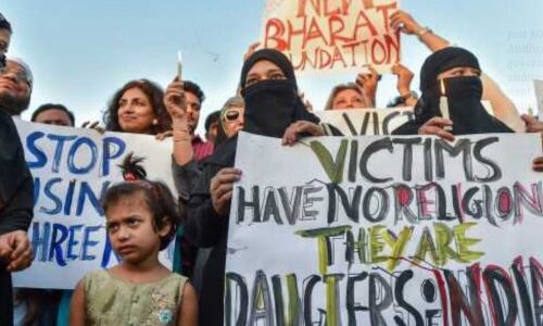 संघ और भाजपा समर्थकों को बलात्कारी से नफरत नहीं, उन्हें नफरत है बलात्कारी के धर्म से