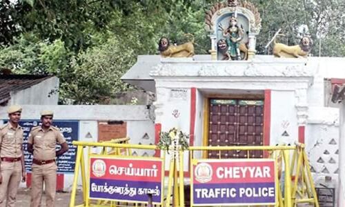 दलित दंपति की शादी को रोकने के लिए हिंदुओं ने मंदिर में लगाया ताला