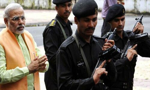 मोदी को अधिकारियों-मंत्रियों से रिकॉर्डिंग का खतरा तो नहीं?