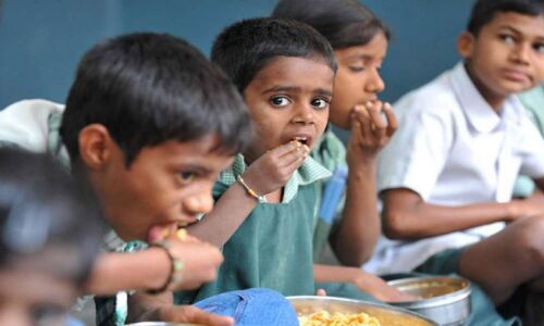 केजरीवाल सरकार ने लॉकडाउन में नहीं दिया 12 लाख बच्चों को मिडडे मील, याचिका पर 2 जून को सुनवाई