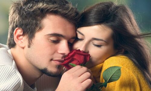 एक तरफ सनम का प्यार और दूसरी ओर पहरा