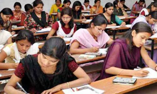 पहली बार यूपी में नहीं छोड़ी 5 लाख छात्रों ने बोर्ड परीक्षा, 2016 में भी 7.50 लाख नहीं बैठे थे एग्जाम में