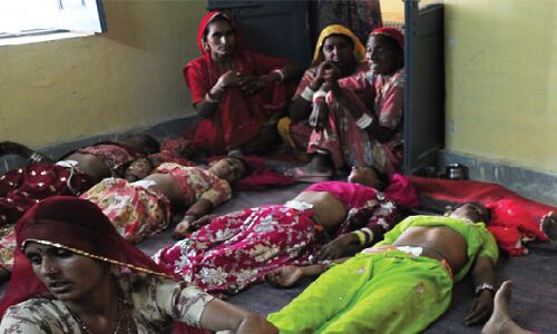 डॉक्टरों के लिए गरीब हुए मूली—गाजर, हर 3 मिनट में एक नसबंदी करके 101 का टारगेट किया पूरा