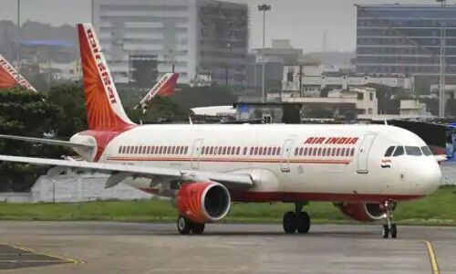 लॉकडाउन : एयर इंडिया के 8 कर्मचारी यूनियनों की मांग, जबरन वेतन कटौती का पैसा वापस दो