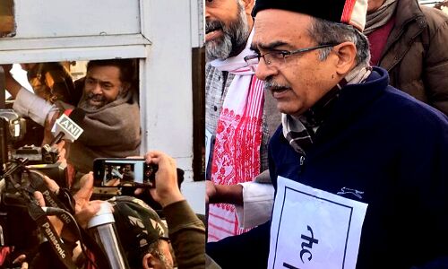 योगेंद्र यादव, प्रशांत भूषण समेत 50 प्रदर्शनकारी दिल्ली गेट से  गिरफ्तार