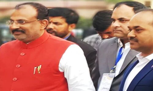 योगी के मंत्री के भड़काऊ बोल : कुत्ते की मौत मारे जाएंगे देशद्रोही, जो हिंदुत्व की रूपरेखा में रहेगा वही बचेगा