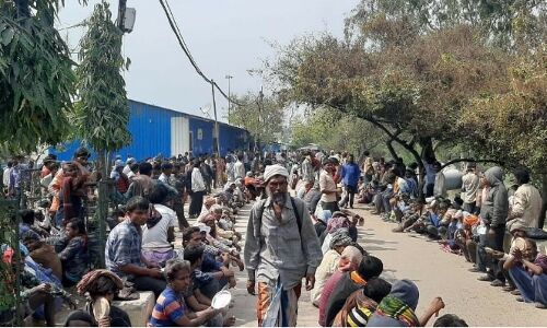 दिल्ली में फंसे हैं सैकड़ों दिहाड़ी मजदूर, खर्च को पैसे नहीं, ट्रेन बंद होने से वापस  नहीं जा सकते घर