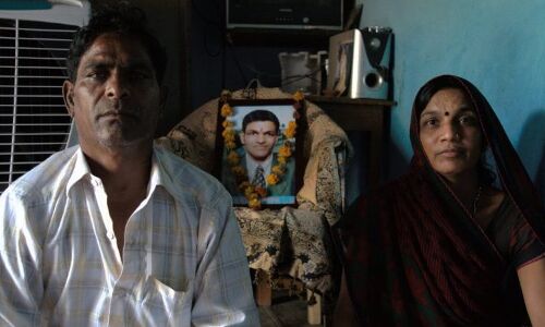 किसानों के हत्यारों को बचाने और मंदसौर पुलिस गोलीकांड को जायज ठहराने के लिए तैयार की गई जैन आयोग की रिपोर्ट