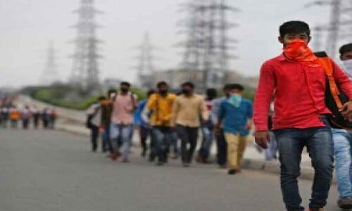 भुखमरी और बेकारी की मार, भिवंडी से 1300 किलोमीटर दूर इलाहाबाद के लिए पैदल निकल पड़े मजदूर