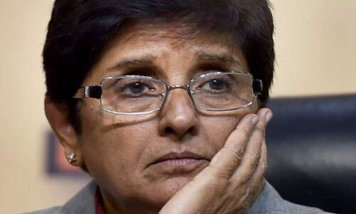 पुडुचेरी की गवर्नर किरण बेदी को सुप्रीम कोर्ट ने दिया झटका, कहा सरकारी कामों में नहीं कर सकतीं दखलंदाजी