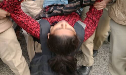 CAA-NRC के खिलाफ प्रदर्शनों में हुई हिंसा में 2 दर्जन मौतों को लेकर कोर्ट का निर्देश, योगी सरकार सौंपे परिजनों को पोस्टमार्टम रिपोर्ट