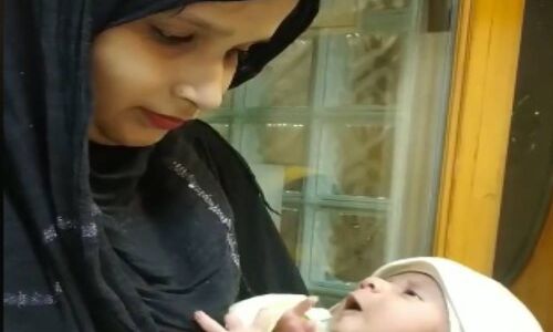 नहीं था मां का आधार कार्ड तो लोकनायक अस्पताल ने 22 दिन के बच्चे का नहीं किया इलाज