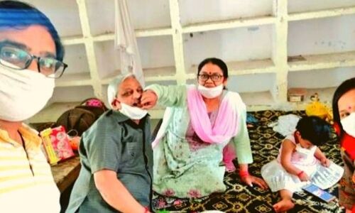 योगीराज : कोरोना पॉजिटिव BJP नेत्री ने क्वारंटाइन सेंटर में परिवार संग मनाई शादी की सालगिरह