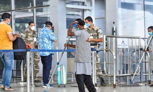 विदेशों से आने वाले यात्रियों का क्वॉरेंटाइन में रहना अनिवार्य, उल्लंघन करने पर हो सकती है सजा