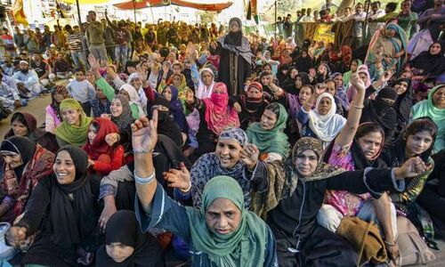 जनता कर्फ्यू के दिन भी जारी रहेगा CAA के खिलाफ शाहीन बाग़ में महिलाओं का प्रदर्शन जनता कर्फ्यू के दिन भी जारी रहेगा CAA के खिलाफ शाहीन बाग़ में महिलाओं का प्रदर्शन