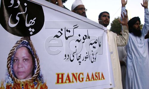 भारत और पाकिस्तान के बीच जाहिलियत की होड़