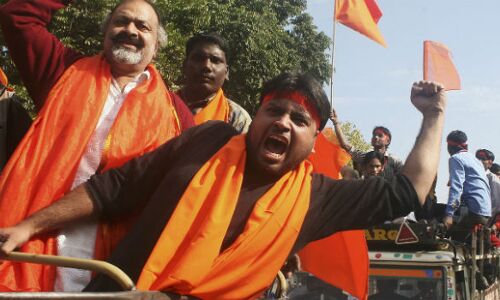 ये योगी के गुंडे हैं जो दलितों को पीटते हैं और जय श्री राम बोलते हैं