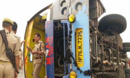 मैनपुरी में भीषण बस हादसा, 17 लोगों की मौत दर्जनों घायल