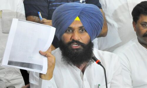 पंचायतों की जमीन को कौड़ियों के भाव उद्योगपतियों को बेचने की तैयारी में पंजाब की कांग्रेस सरकार