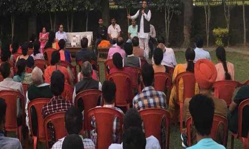 नगर निगम के धुआंधार प्रचार में जुटे प्रत्याशी