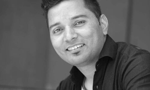 देश—विदेश के मंचों से उत्तराखण्ड की आवाज बिखेरने वाले लोकगायक पप्पू कार्की की सड़क हादसे में मौत