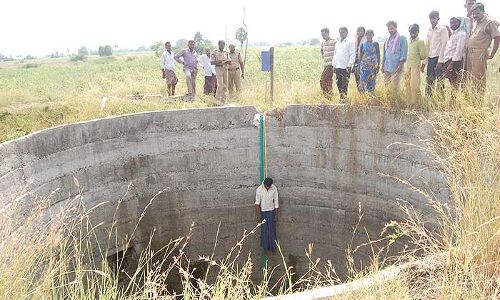 योगीराज : लॉकडाउन में नहीं मिल रहा था काम, बेरोजगारी से परेशान युवक ने की आत्महत्या योगीराज : लॉकडाउन में नहीं मिल रहा था काम, बेरोजगारी से परेशान युवक ने की आत्महत्या