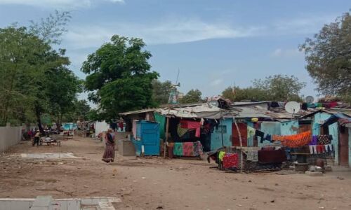 ट्रंप के दौरे के दौरान जिन गरीबों के सामने खड़ी की गयी थी दीवार, अब उजाड़ी जा रही उनकी झुग्गियां