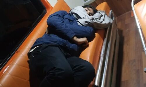 JNU में ABVP कार्यकर्ताओं पर छात्र को पीटने का आरोप, धमकाते हुए बोले नजीब की तरह करवा देंगे गायब