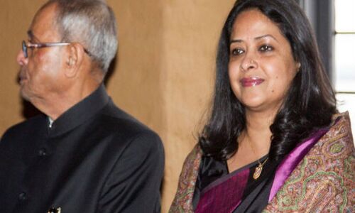 प्रणब मुखर्जी की बेटी के बीजेपी ज्वाइन करने की खबर मीडिया में हुई वायरल, शर्मिष्ठा बोलीं कांग्रेस छोड़ने से बेहतर राजनीति ही छोड़ दूं