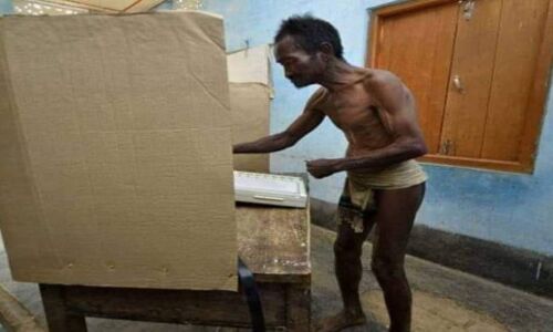 70 सालों में आदिवासियों को इतना ही दे पाया है लोकतंत्र