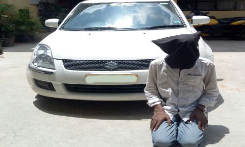 कैब में ओला ड्राइवर ने की युवती से छेड़खानी, जबरन कपड़े उतरवाकर खींची तस्वीरें