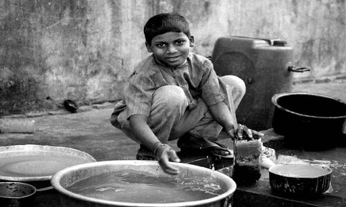 कैसे कह दें आजाद हो गए