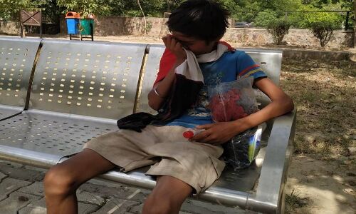 रिश्तेदार ने लॉकडाउन में 12 साल के बच्चे को घर से निकाला, 2 महीने पार्क में रहने के बाद ऐसे पहुंचा मां-बाप के पास बिहार