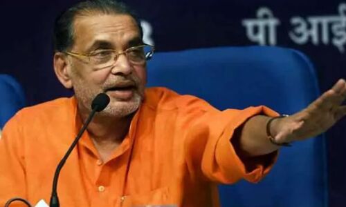 कृषि मंत्री ने कहा मीडिया में फ़ोटो चमकाने के लिए किसान कर रहे आंदोलन कृषि मंत्री ने कहा मीडिया में फ़ोटो चमकाने के लिए किसान कर रहे आंदोलन