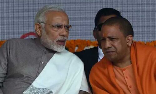 शिकंजा बाकियों के लिए,  भाजपा जमकर उड़ा रही आचार संहिता की धज्जियां