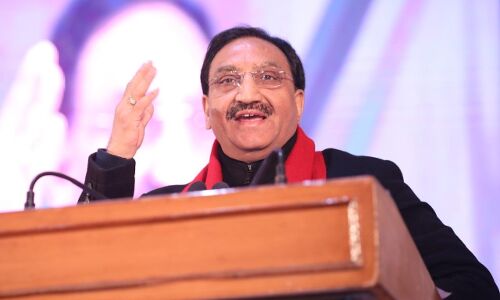 केंद्र सरकार की बात मानेंगे प्राइवेट स्कूल? लॉकडाउन में स्कूलों को फीस न बढ़ाने को कहा केंद्र सरकार की बात मानेंगे प्राइवेट स्कूल? लॉकडाउन में स्कूलों को फीस न बढ़ाने को कहा