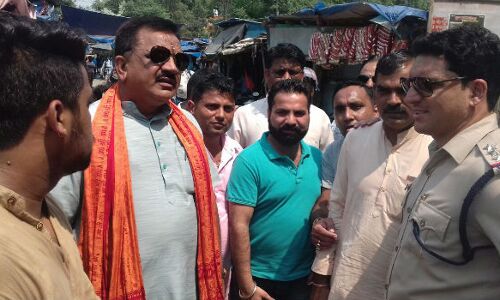 भाजपा विधायक ने भगवा गुंडों को दिया प्रश्रय, कहा गर्जिया में मुस्लिम युवक को पीटकर किया है शेरों जैसा काम भाजपा विधायक ने भगवा गुंडों को दिया प्रश्रय, कहा गर्जिया में मुस्लिम युवक को पीटकर किया है शेरों जैसा काम