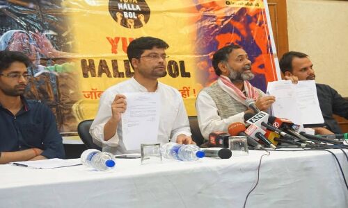 मोदी ने दिया एसएससी के भ्रष्ट अधिकारी को एक साल का एक्स्टेंशन