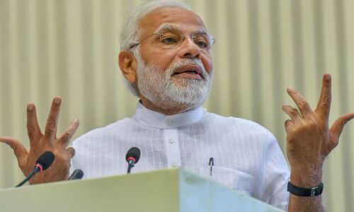 TV9 की लांचिंग पर पहुंचे मोदी, सीईओ से कहा यहां तो सब मुझे गाली देने वाले भरे हुए हैं