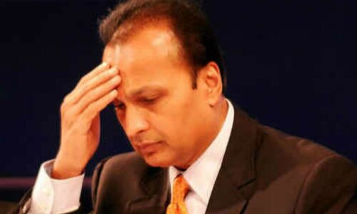 अंबानी के देश छोड़कर भागने की आशंका, कोर्ट से हुई रोकने की अपील