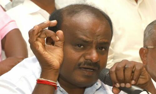 कर्नाटक के किंग बने कुमारस्वामी, शपथ ग्रहण समारोह में नजर आया विपक्षी एका कर्नाटक के किंग बने कुमारस्वामी, शपथ ग्रहण समारोह में नजर आया विपक्षी एका