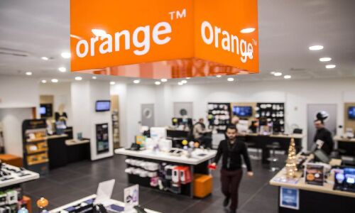 दूरसंचार कंपनी के 35 कर्मचारियों को आत्महत्या के लिए किया गया मजबूर