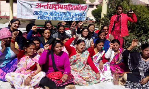 अब अबला-अबला बोलना बंद कर दो, नहीं तो हम महिलाएं तबला बजा देंगे