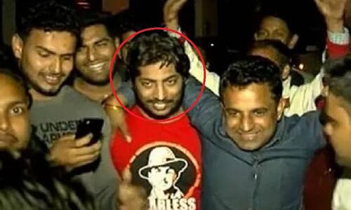 जेल से छूटते ही शाहीनबाग फायरिंग के आरोपी का ढोल नगाड़ों से हुआ स्वागत