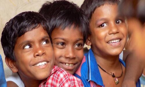 देश के 8.5 करोड़ से ज्यादा बच्चे नहीं देख पाते स्कूल का मुंह