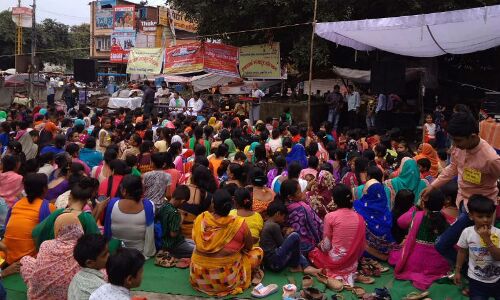 मजदूरों के हक में मैदान में उतरीं पहाड़ के उद्योगों की लाल सिपाही महिलाएं