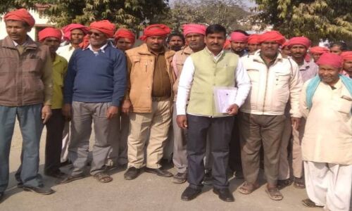 50 रुपए रोज पाने वाले 70 हजार चौकीदारों ने कहा, मोदी जी बंद करो नौटंकी