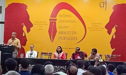 मोदी ने देश को मां-बहन की गाली देने वाली संस्कृति दी है : रवीश कुमार